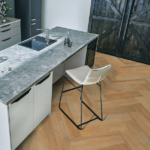 Vinylová podlaha Haringbone Wide PW1250HBX V 0° 45° 90° 135°
