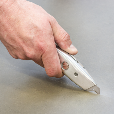 Podlahový inštalačný nôž ROLL s puzdrom