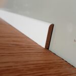 Soklová lišta masív – plochá Biela RAL 9010 3 x 24 x 2440mm