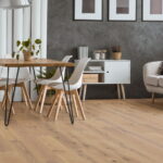 Parketa Dub KNOTTY kartáčovaný svetlý biely olej (bez beľového dreva) 49LHÖ5G14 EI30